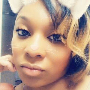 Meet your Posher, Nikiya